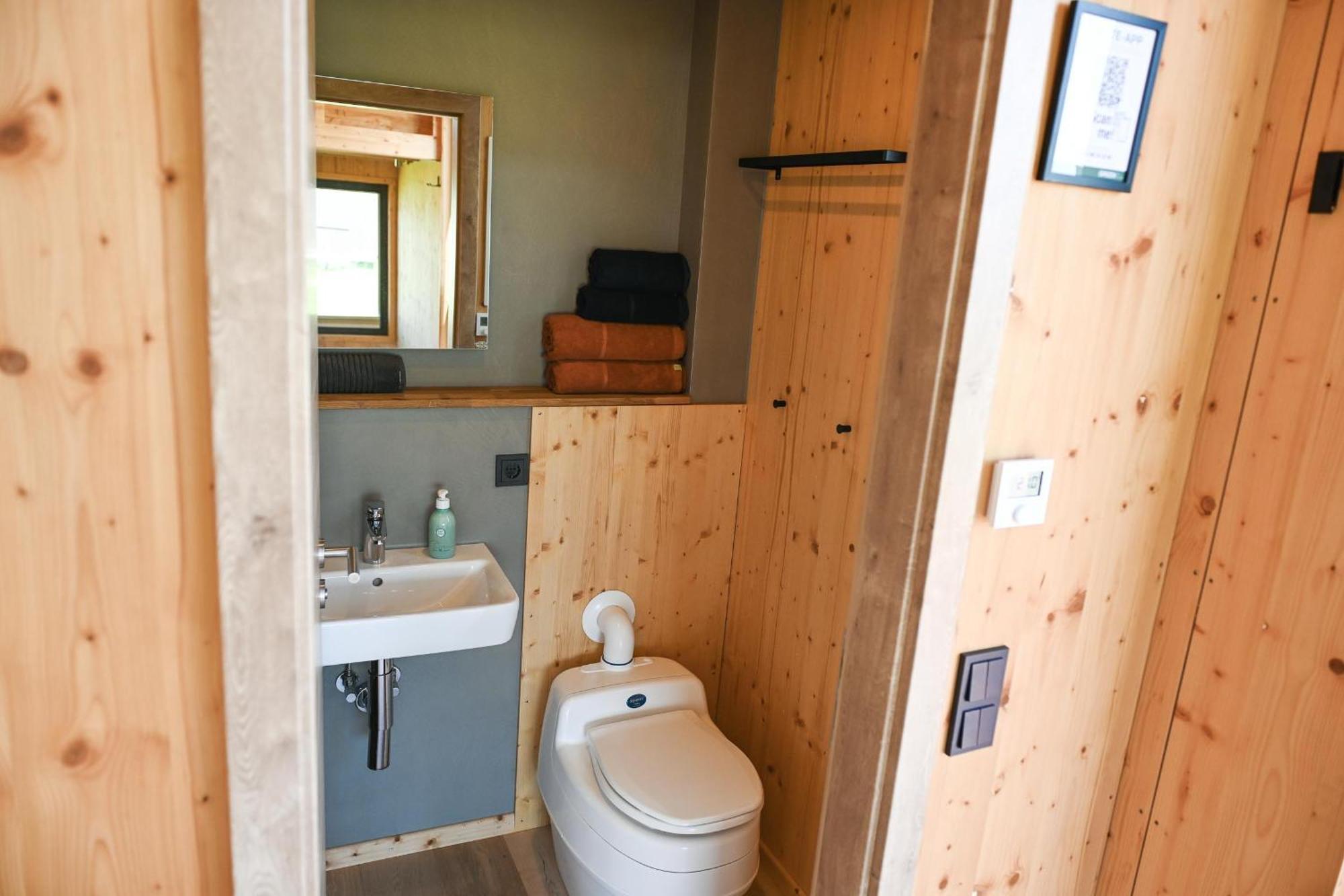 Tiny House Nature 2 Innenlage - Green Tiny Village Harlesiel Каролинензил Екстериор снимка